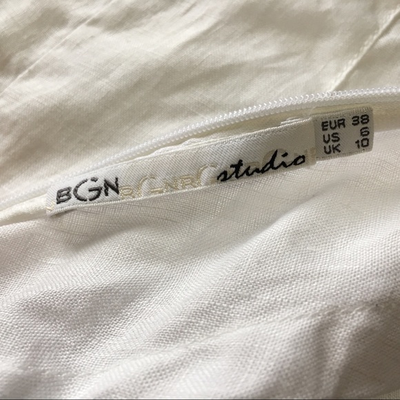 🆕{BGN Studio} White Linen dress + metallic detail - Picture 5 of 8